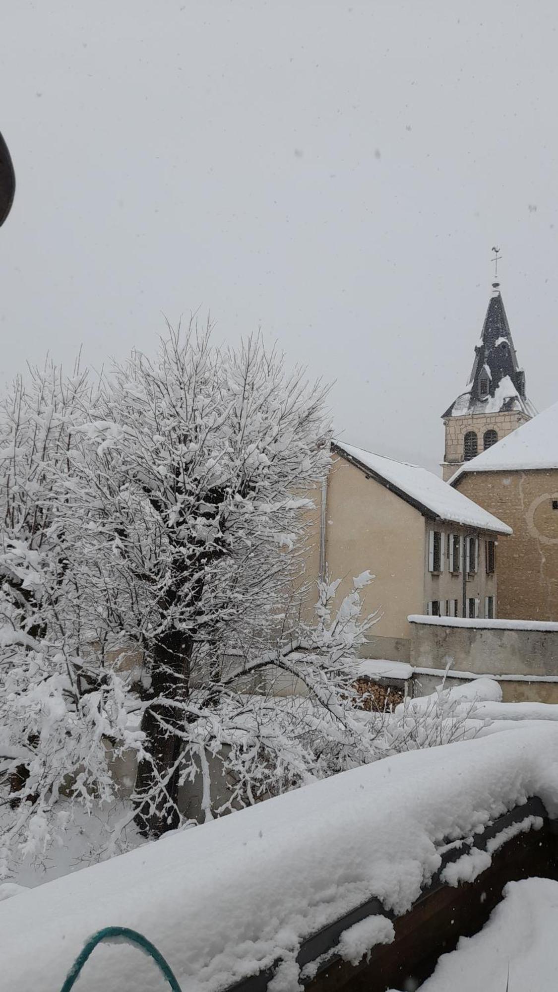 Hotel Du Centre Villard-de-Lans Bagian luar foto