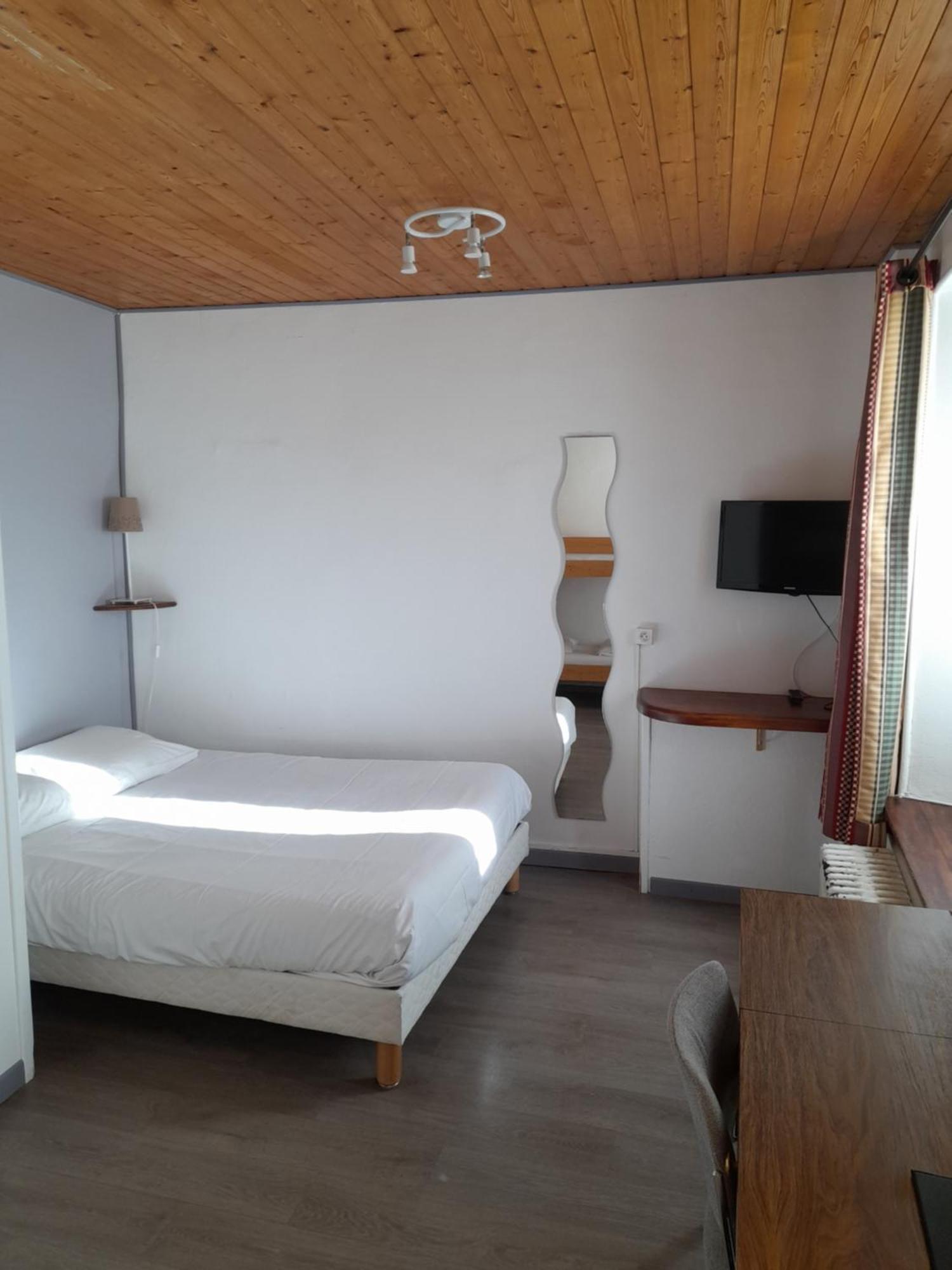 Hotel Du Centre Villard-de-Lans Bagian luar foto