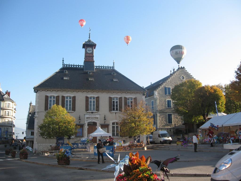 Hotel Du Centre Villard-de-Lans Bagian luar foto